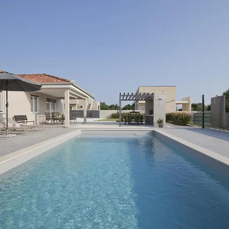 Villa In With Private Pool *