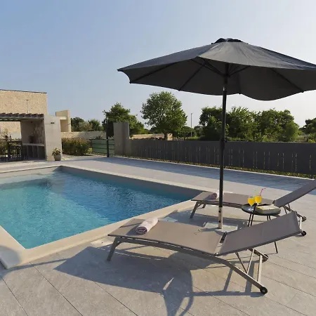 Villa In With Private Pool *