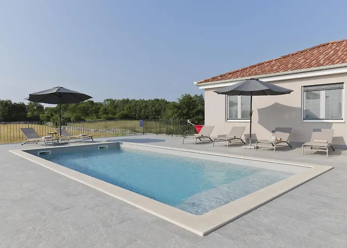 Villa In With Private Pool