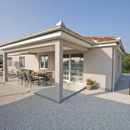 Villa Comfortable In With Swimming Pool